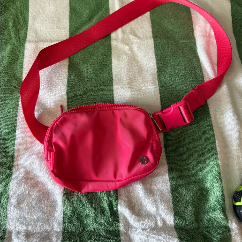 Lululemon Everyday Belt Bag-Lipgloss